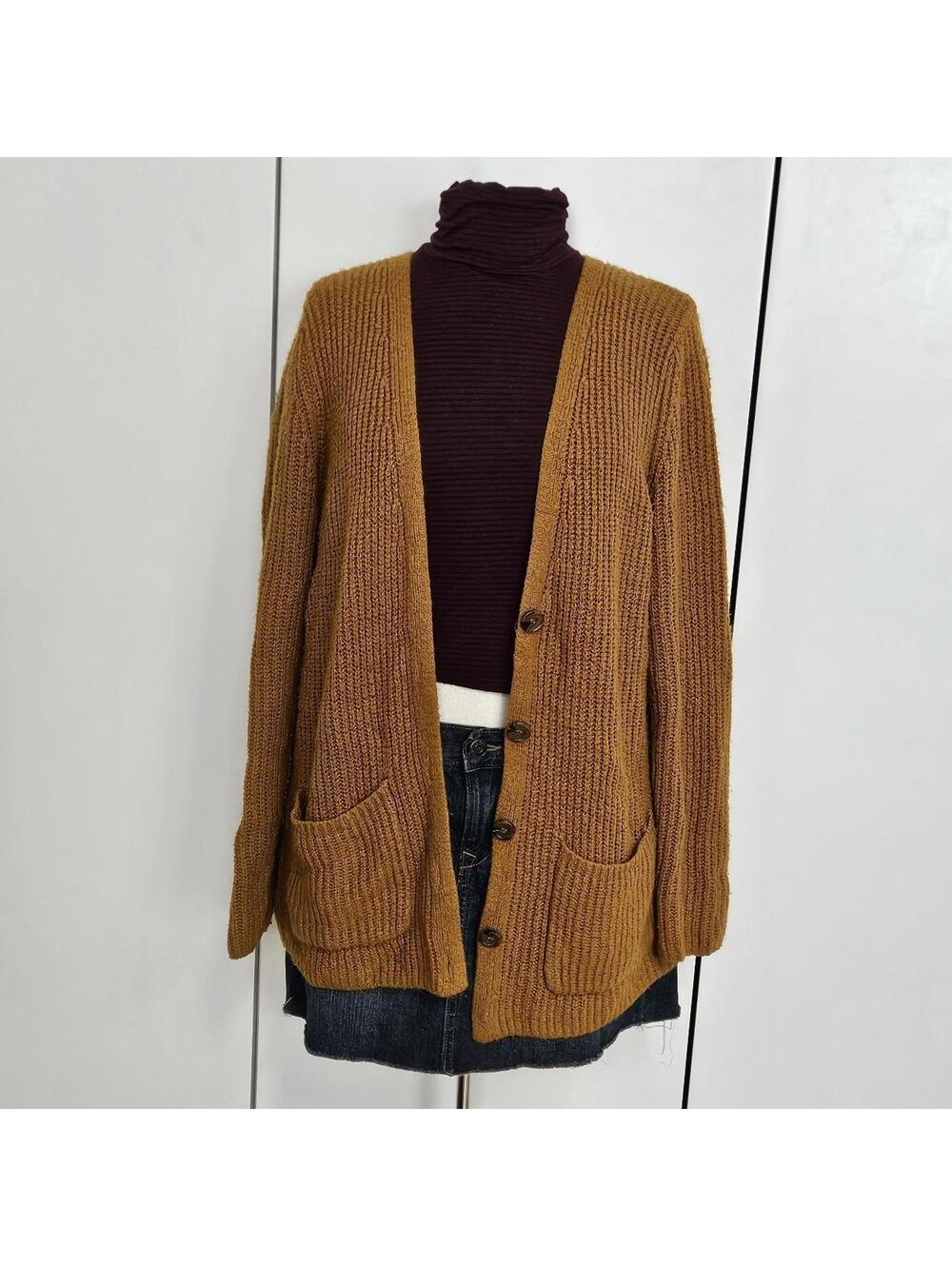 forever 21 mustard yellow cardigan with pockets and buttons